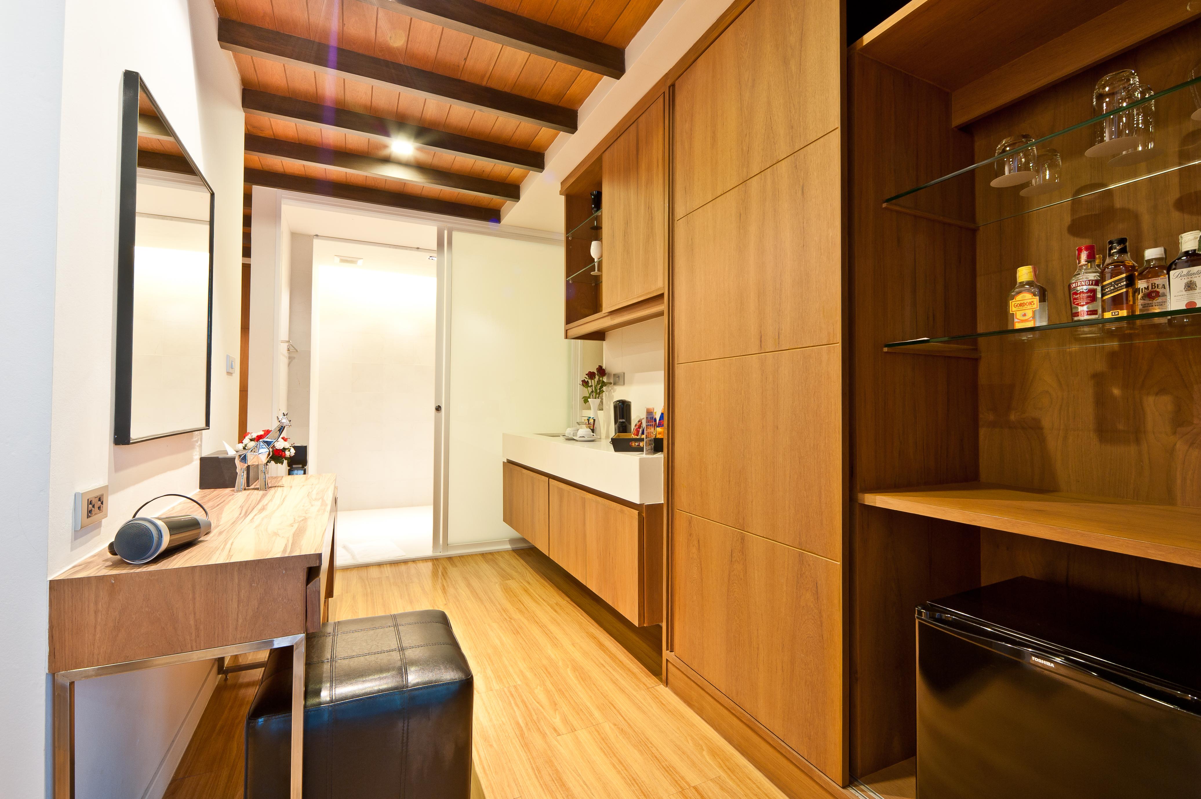 Amber Boutique Silom Hotel Bangkok Exterior photo