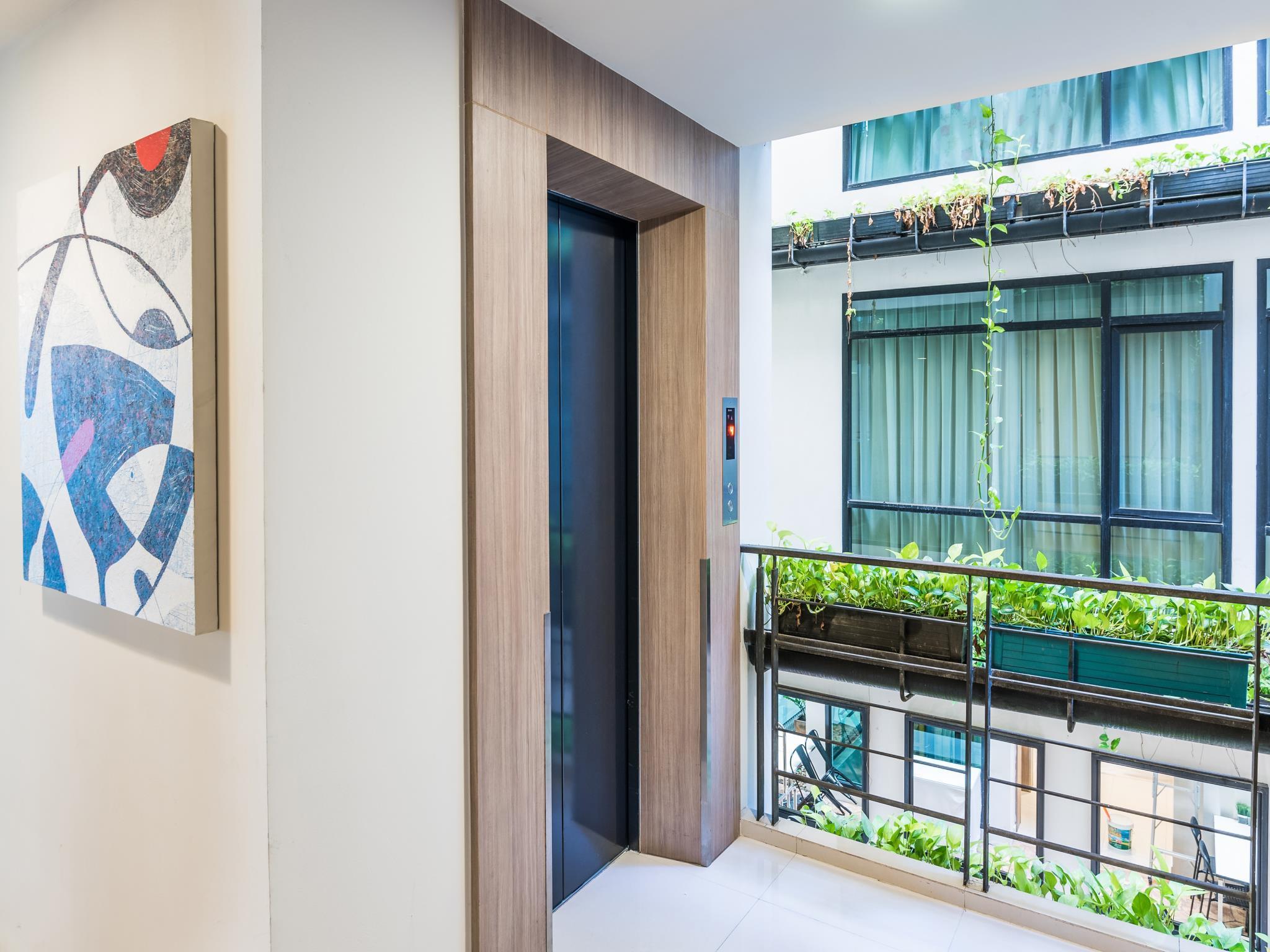 Amber Boutique Silom Hotel Bangkok Exterior photo