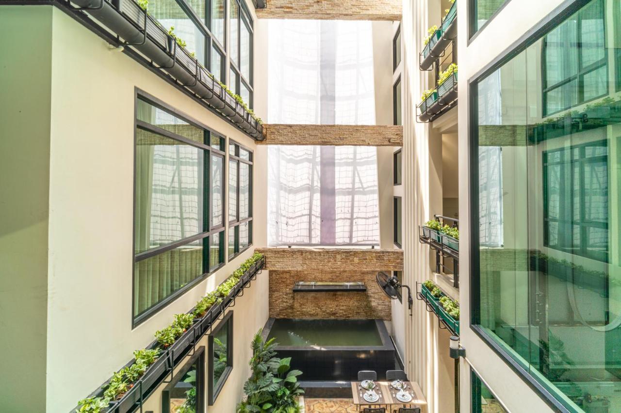 Amber Boutique Silom Hotel Bangkok Exterior photo