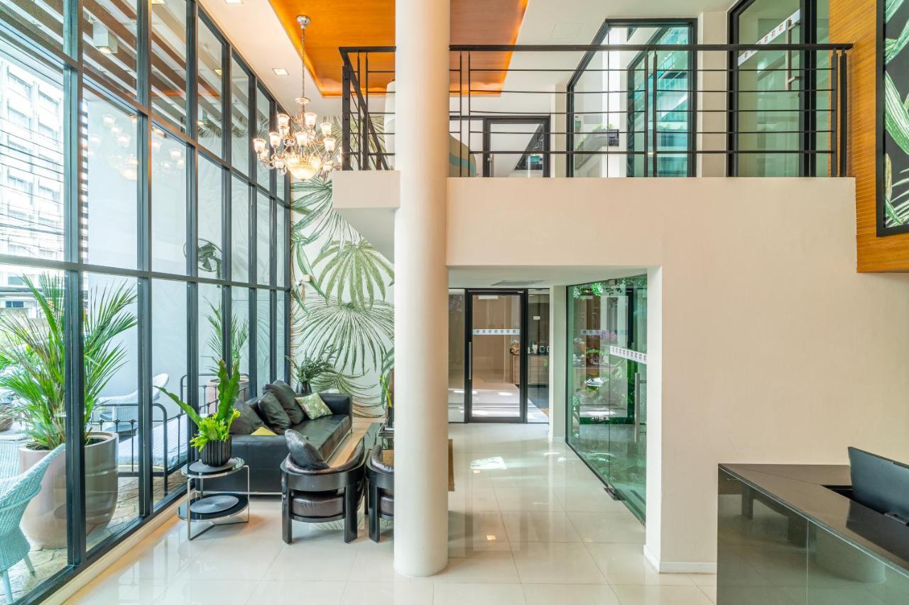 Amber Boutique Silom Hotel Bangkok Exterior photo
