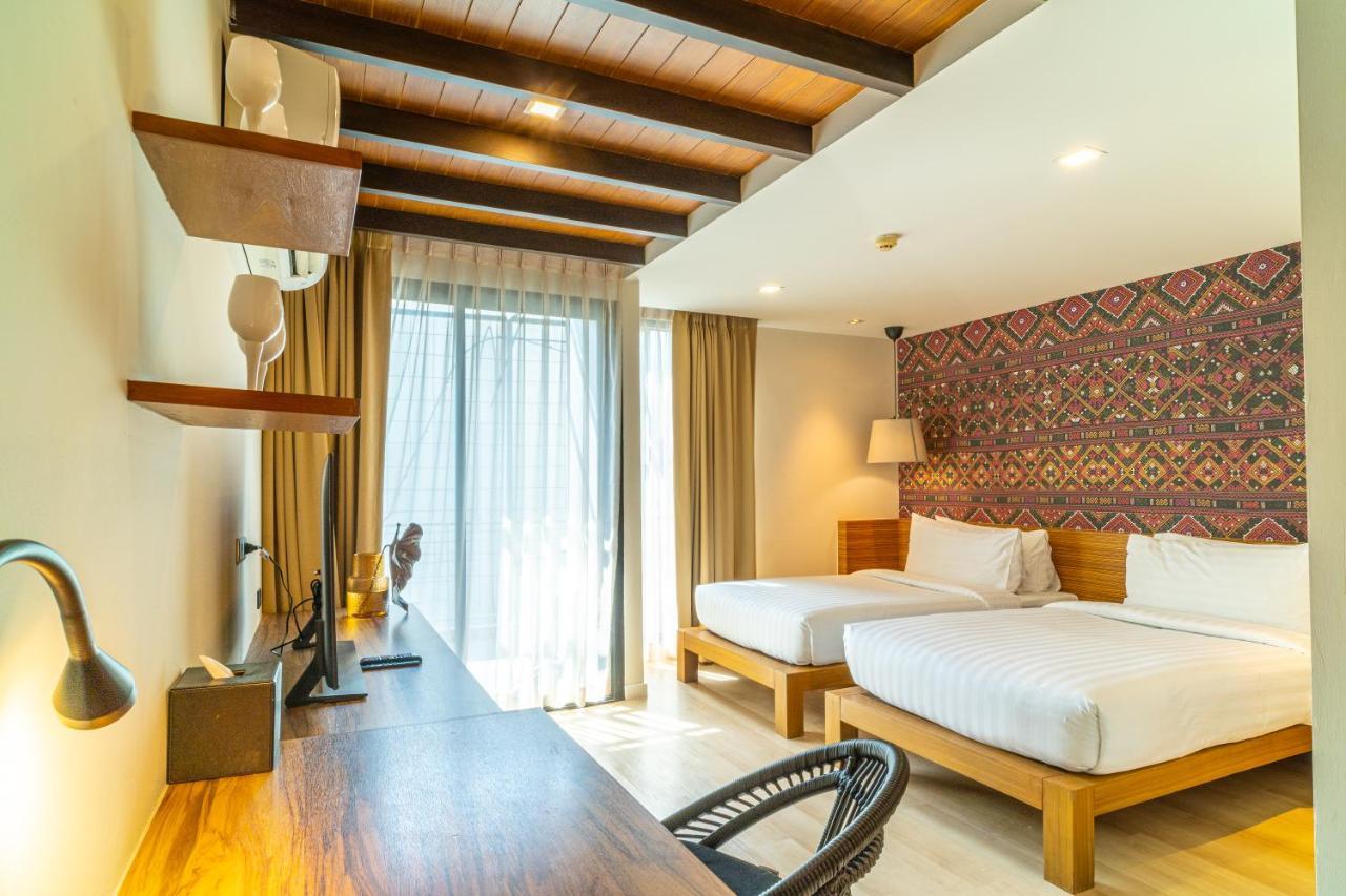 Amber Boutique Silom Hotel Bangkok Exterior photo