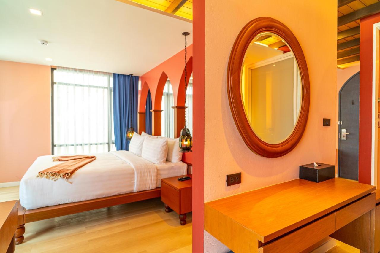 Amber Boutique Silom Hotel Bangkok Exterior photo