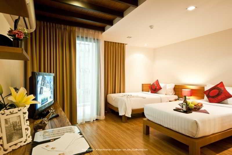 Amber Boutique Silom Hotel Bangkok Exterior photo